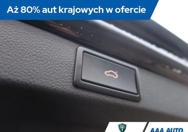 Skoda Octavia cena 77000 przebieg: 182444, rok produkcji 2020 z Iława małe 232